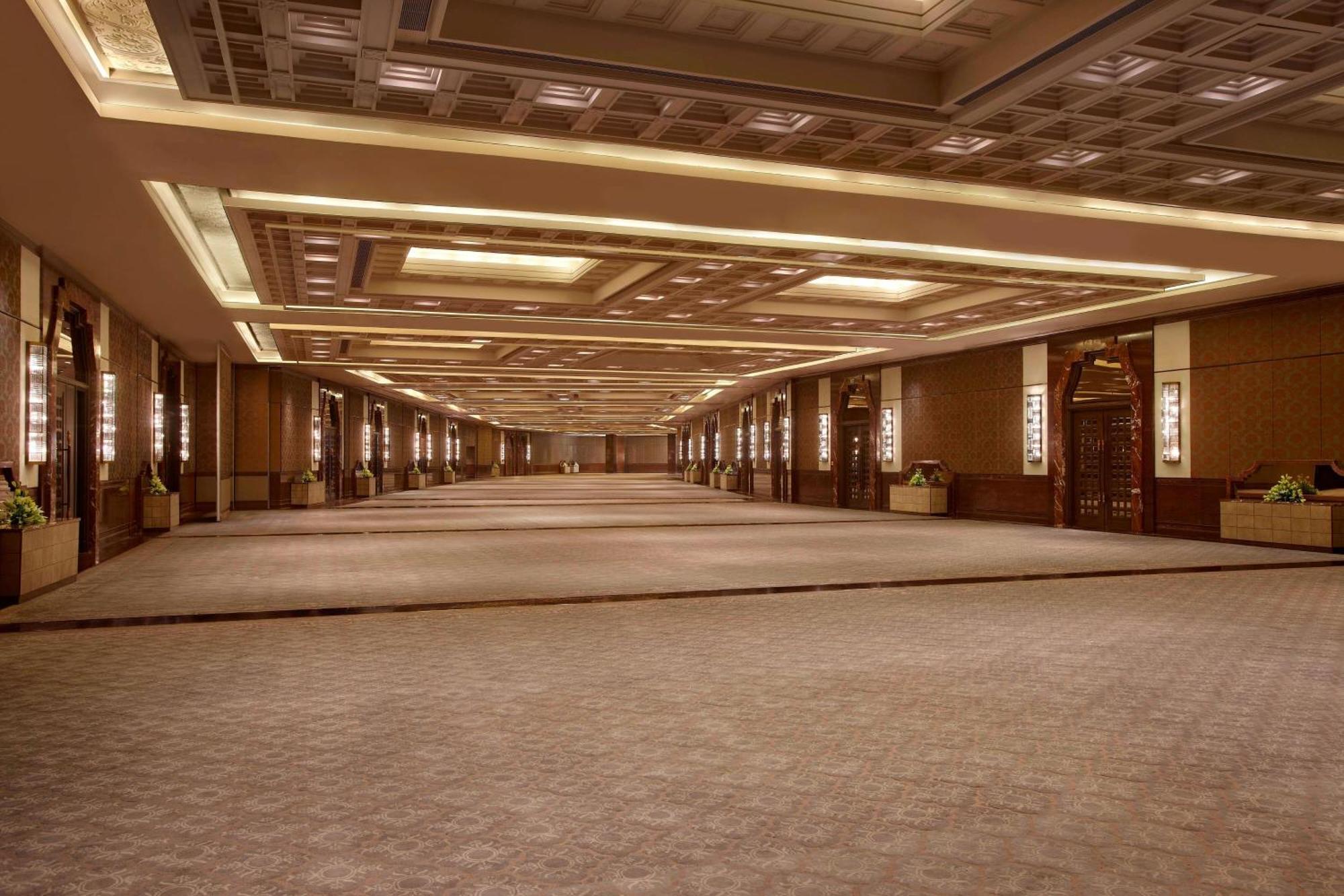 Itc Grand Chola, A Luxury Collection Hotel, Chennai Exterior photo The Grand Ballroom
