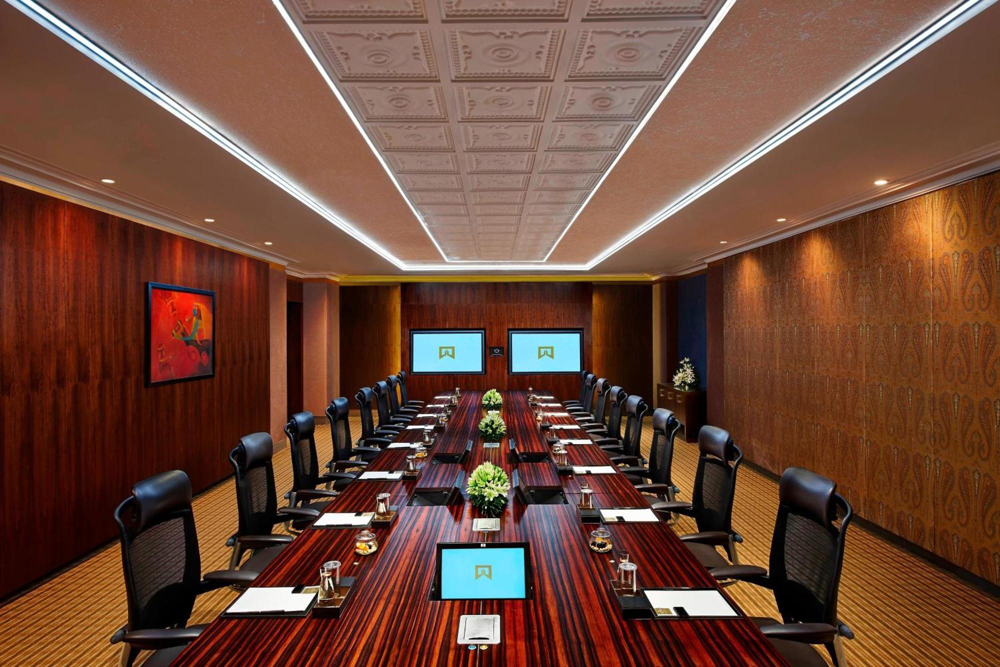 Itc Grand Chola, A Luxury Collection Hotel, Chennai Exterior photo A meeting room at the InterContinental Hotel, London, Park Lane