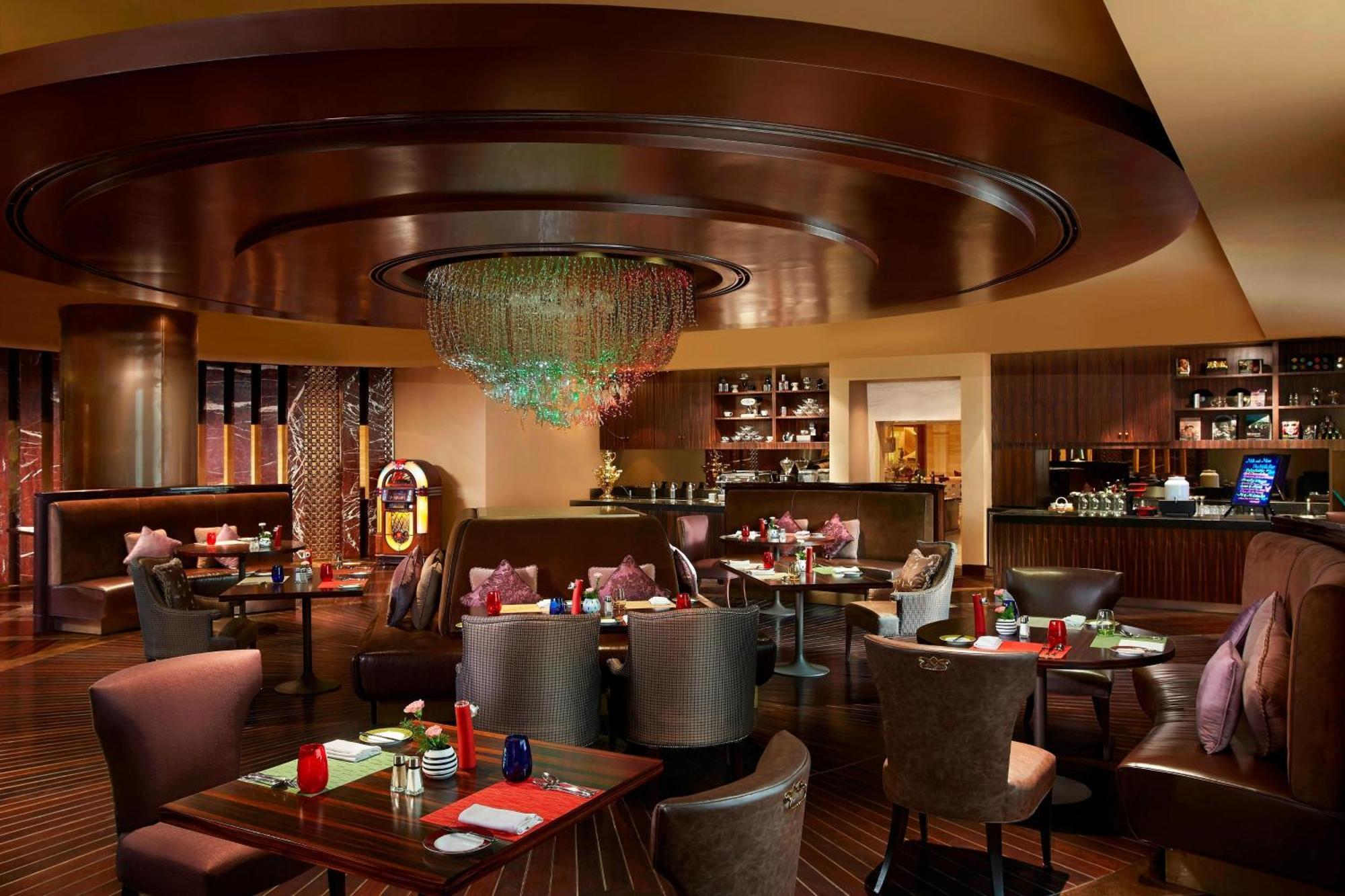 Itc Grand Chola, A Luxury Collection Hotel, Chennai Exterior photo The interior of the restaurant