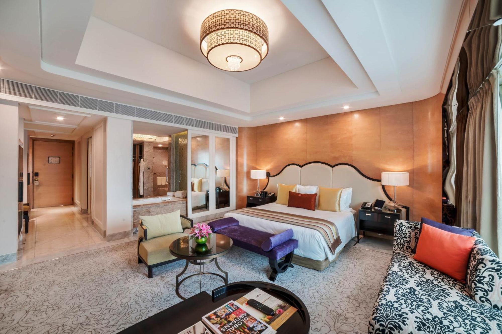 Itc Grand Chola, A Luxury Collection Hotel, Chennai Exterior photo A suite at The Imperial