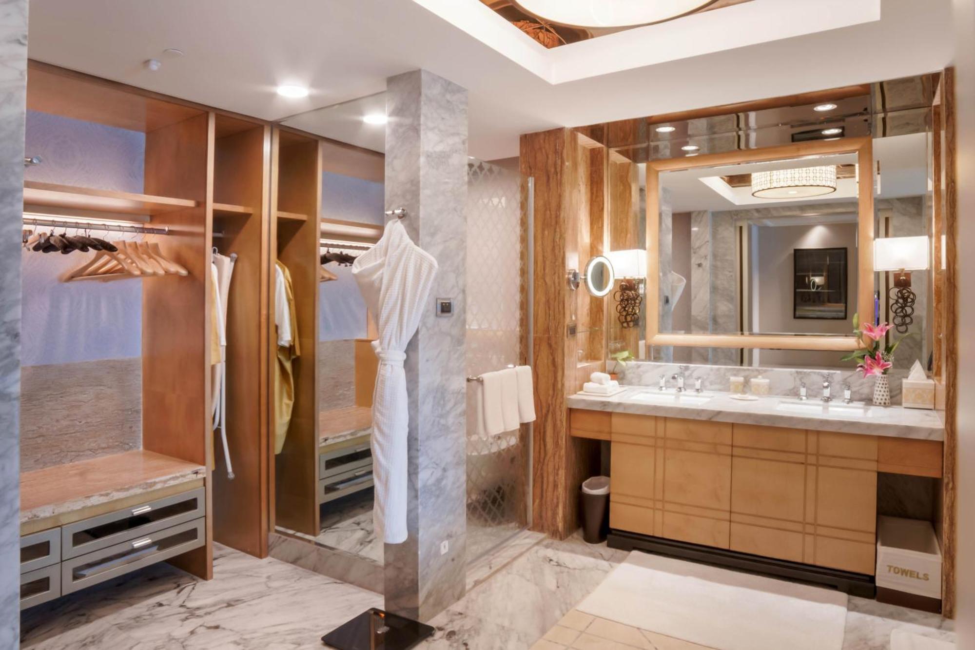 Itc Grand Chola, A Luxury Collection Hotel, Chennai Exterior photo Bathroom